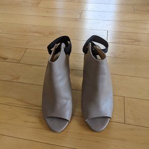 Nude / Grey Leather Mules, size 8
